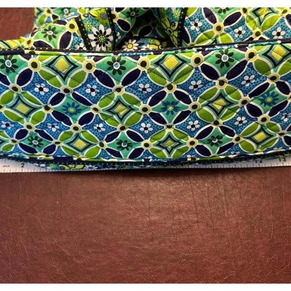 Vera Bradley Daisy Daisy Fabric tote/bag. Cotton.  Excellent used condition. - Picture 4 of 6